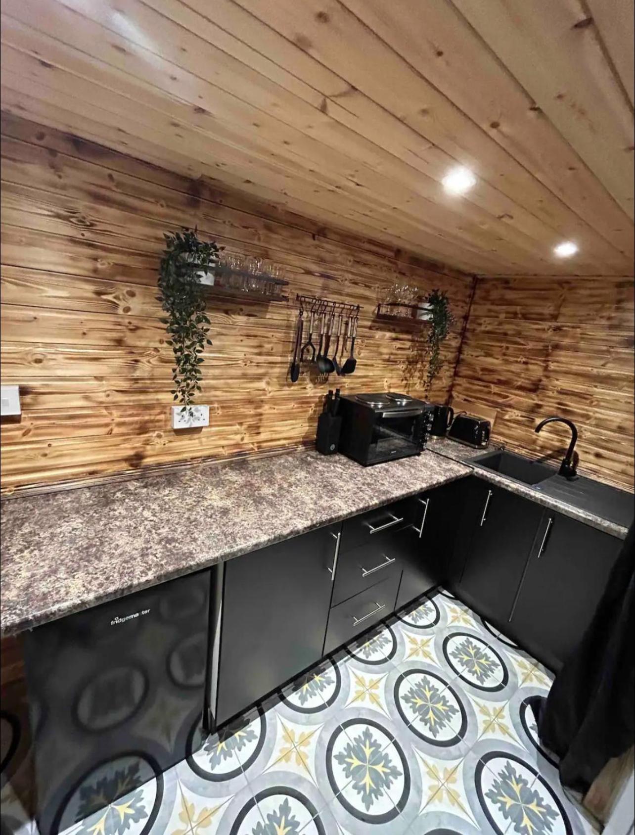Cozy Cottage With Hot Tub! 캐드남 외부 사진