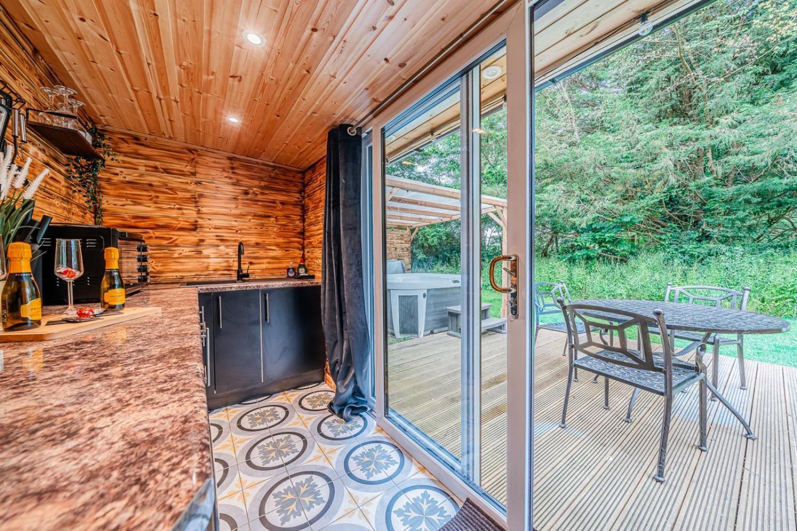 Cozy Cottage With Hot Tub! 캐드남 외부 사진