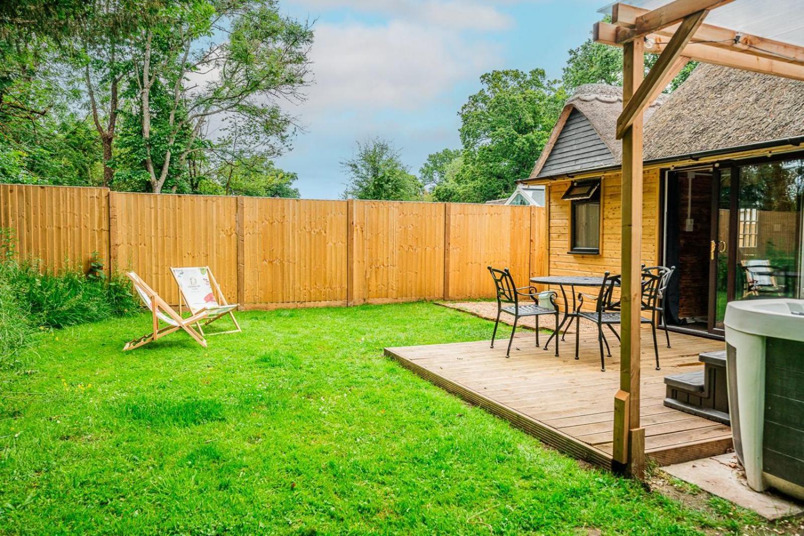 Cozy Cottage With Hot Tub! 캐드남 외부 사진