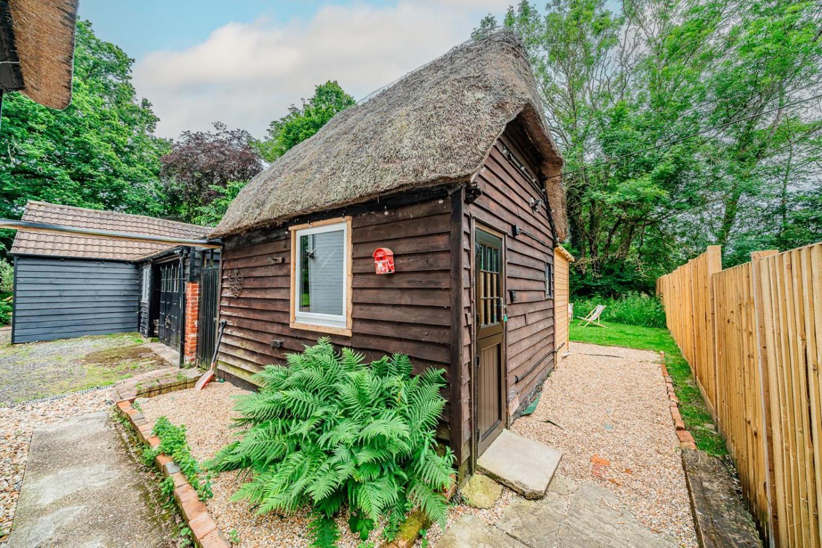 Cozy Cottage With Hot Tub! 캐드남 외부 사진